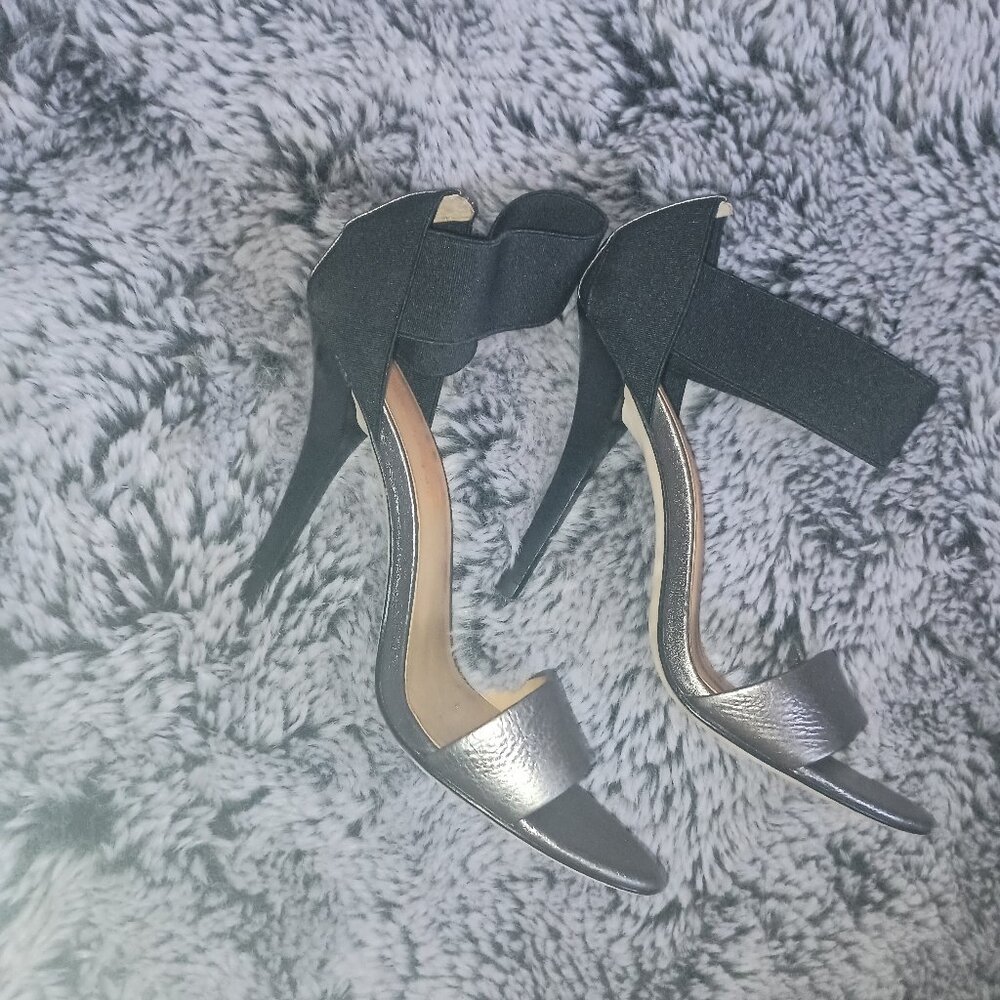 Nwot. Vintage Kors by Michael kors strappy stiletto 7.5